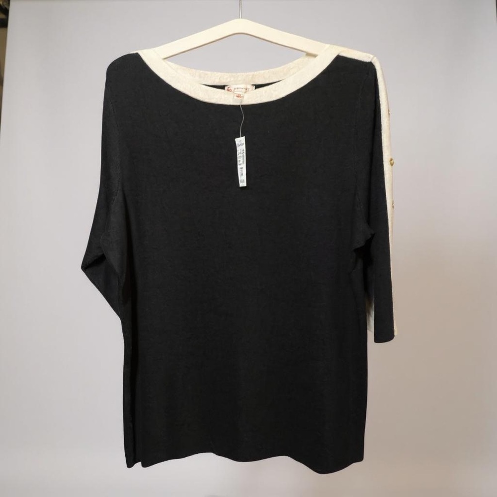 dressbarn Black and Cream Crew Neck Sweater